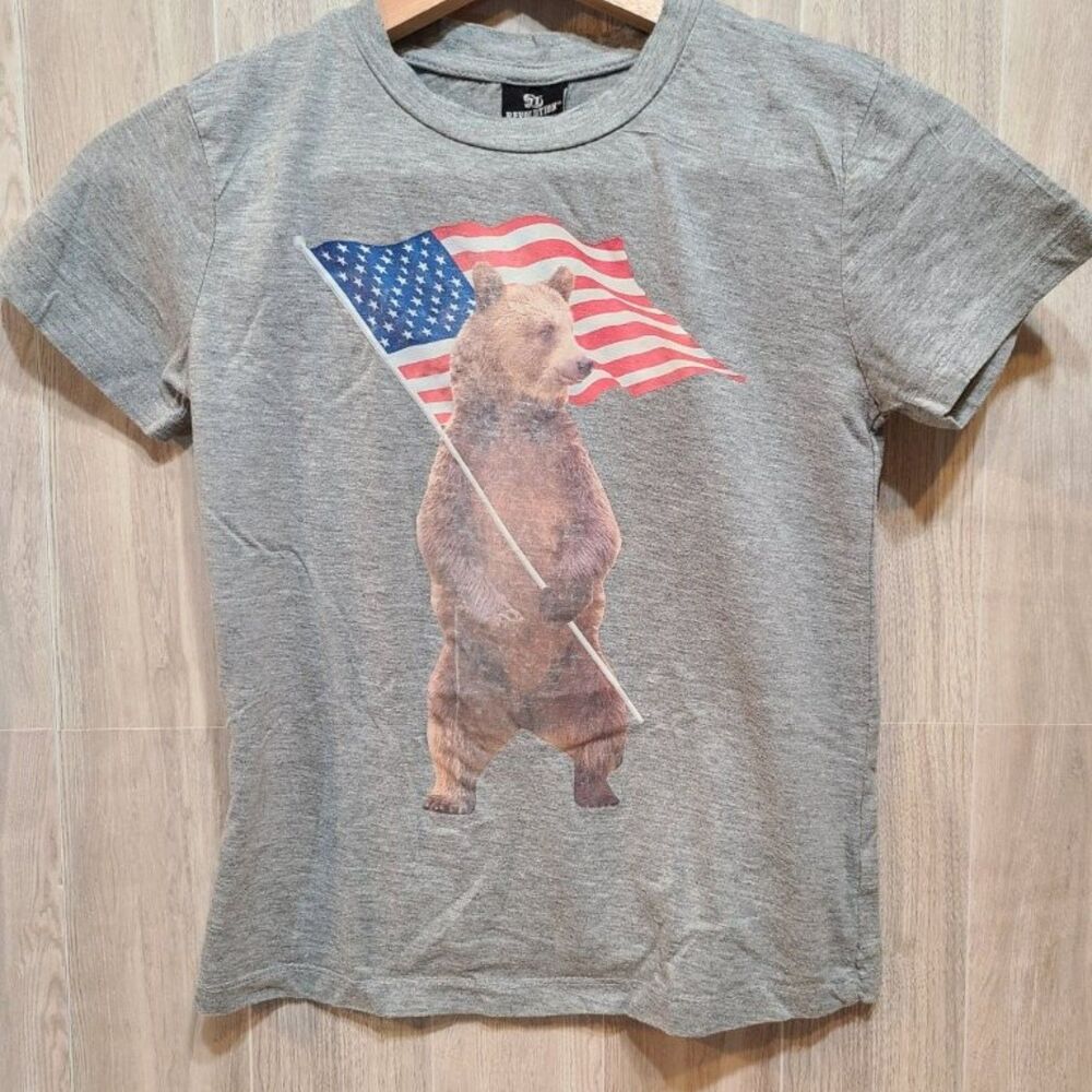 Revolution Boys M 8 10 Gray Patriotic Bear Graphic T-Shirt USA American Flag Tee